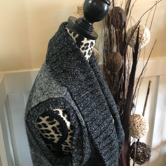 Catch M Sleeveless Sweater Cardigan - Picture 3 of 5